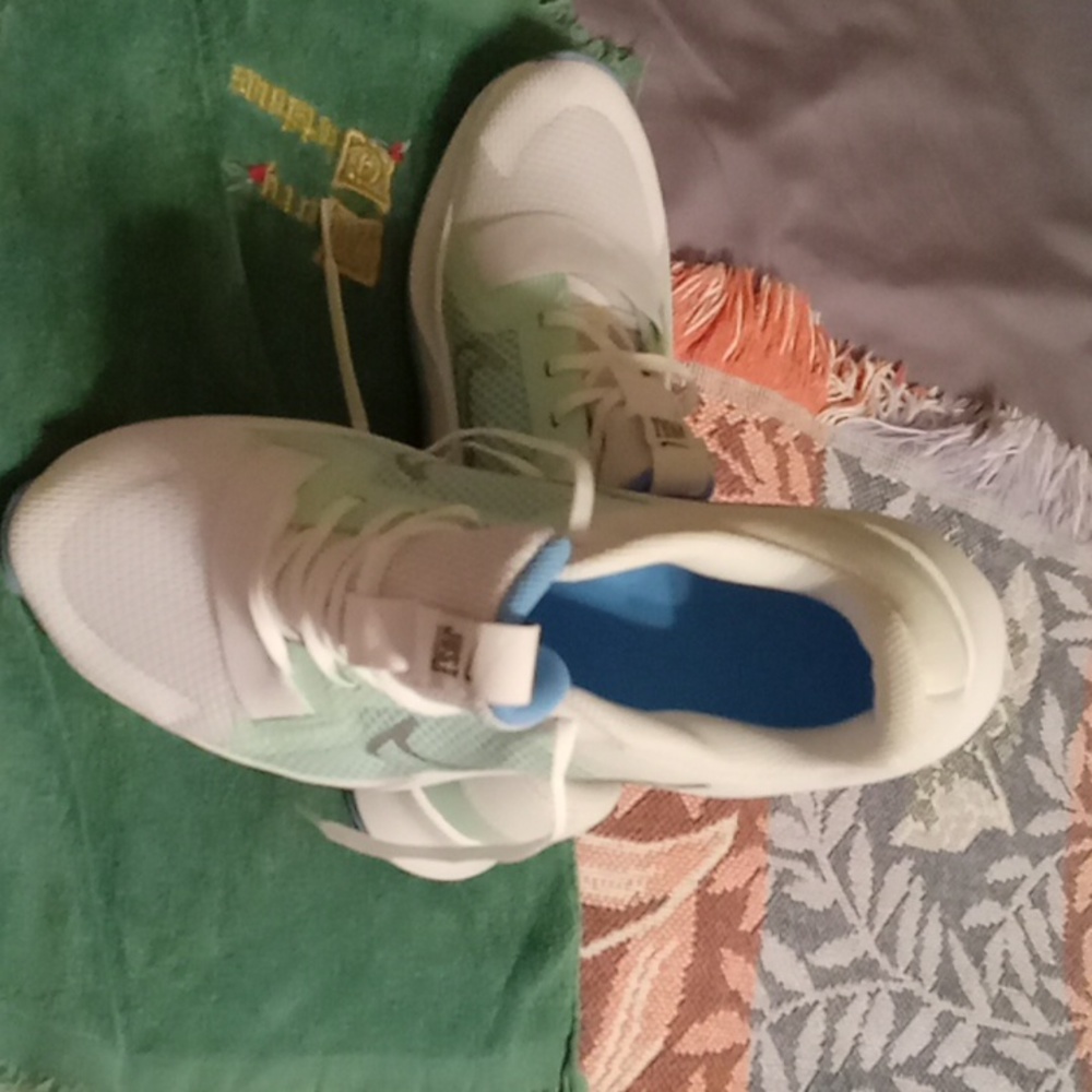 Nike,womans shoe